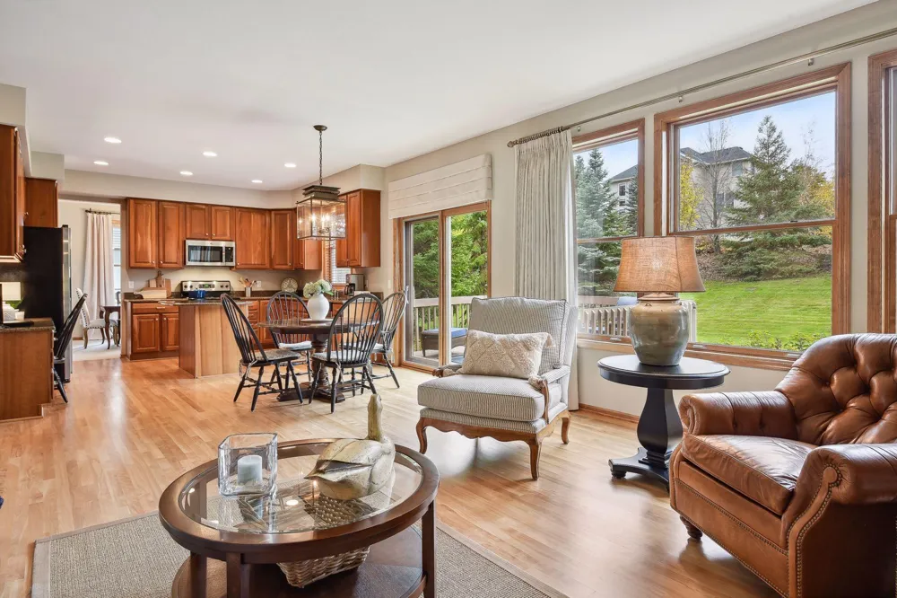 7645 Ridgeview Way Chanhassen, MN 55317