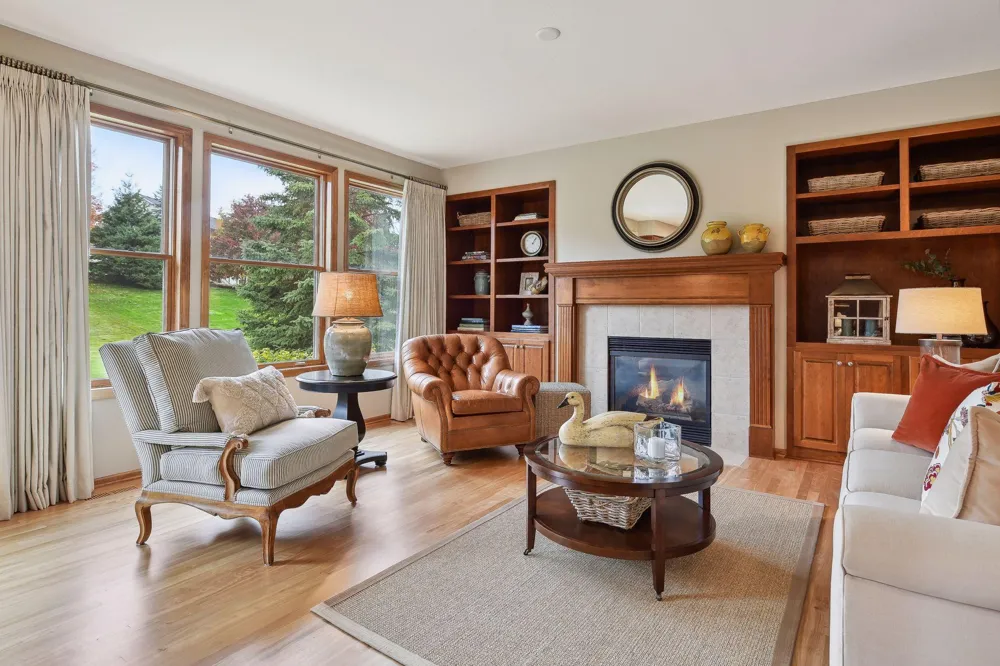 7645 Ridgeview Way Chanhassen, MN 55317