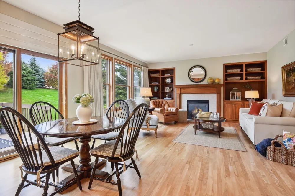 7645 Ridgeview Way Chanhassen, MN 55317
