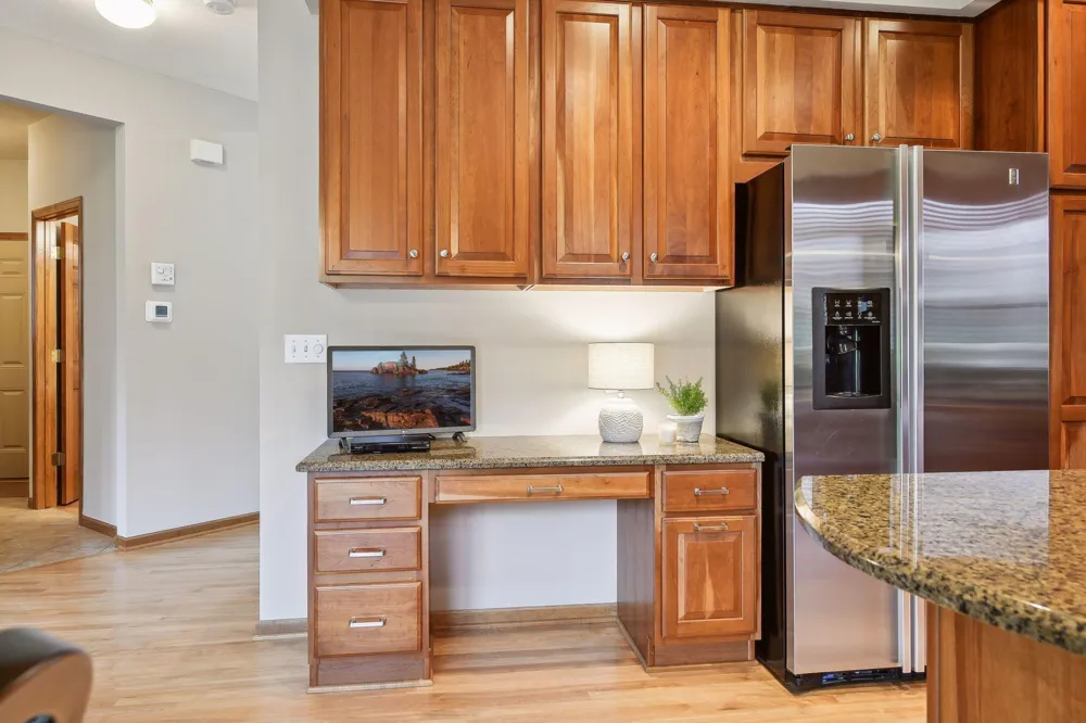 7645 Ridgeview Way Chanhassen, MN 55317