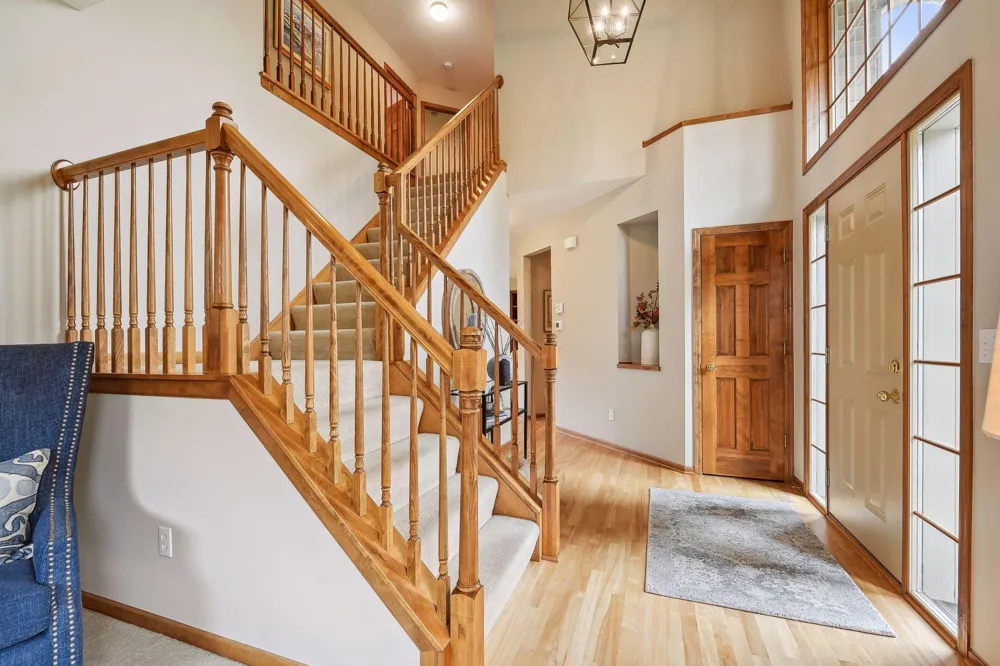 7645 Ridgeview Way Chanhassen, MN 55317