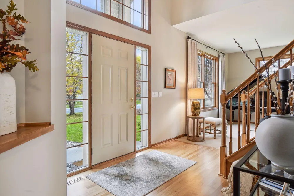 7645 Ridgeview Way Chanhassen, MN 55317