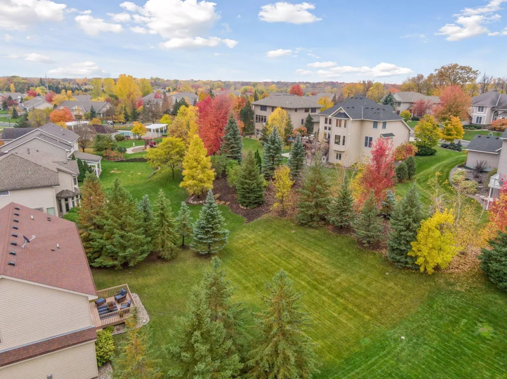 7645 Ridgeview Way Chanhassen, MN 55317