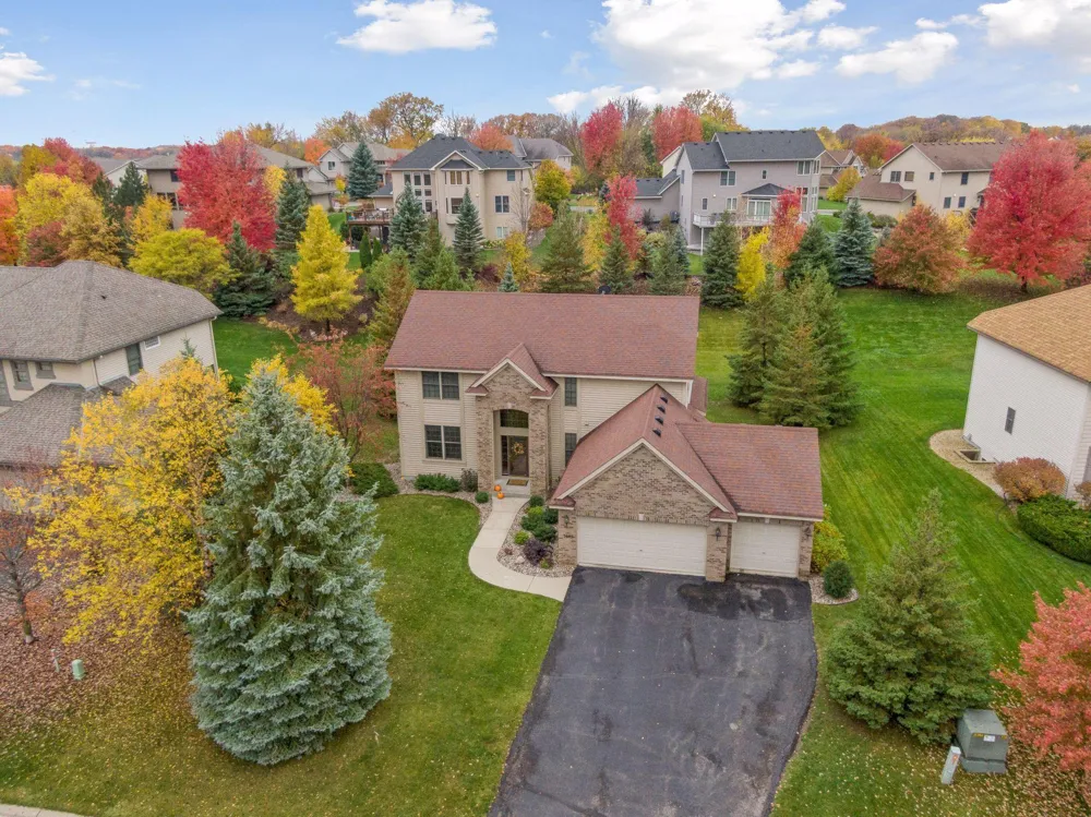 7645 Ridgeview Way Chanhassen, MN 55317
