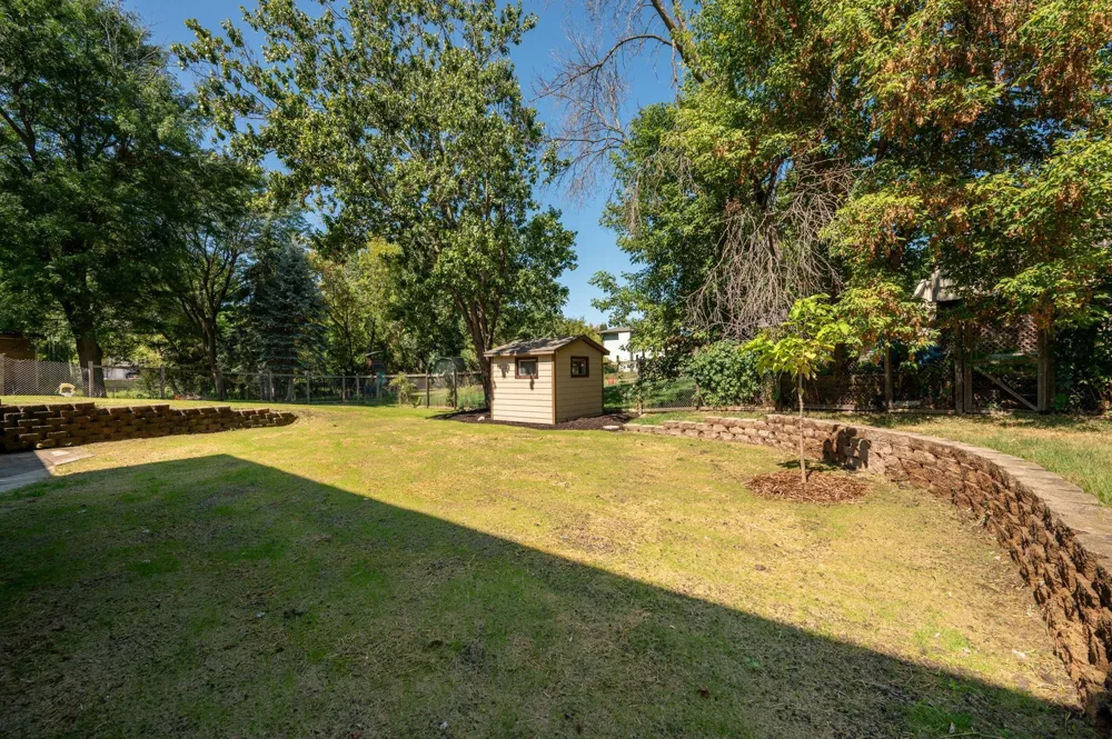 12070 Meadowlark Court Maple Grove, MN 55369