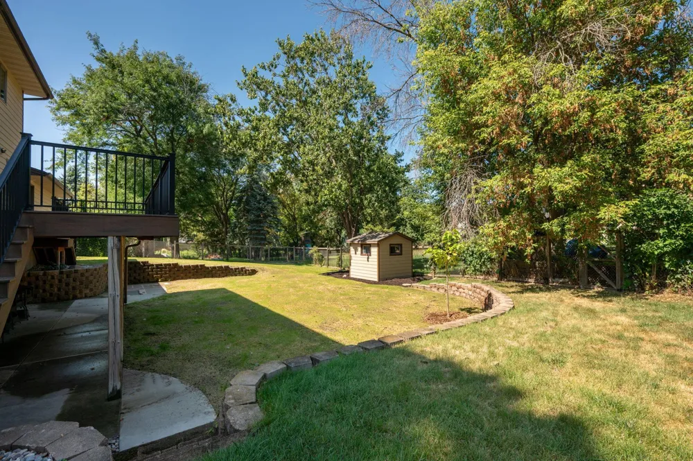 12070 Meadowlark Court Maple Grove, MN 55369
