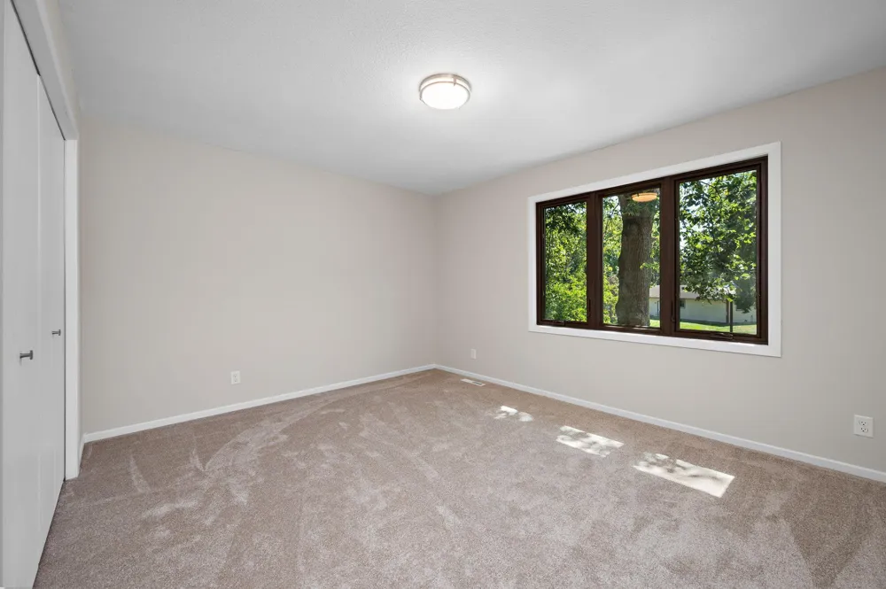 12070 Meadowlark Court Maple Grove, MN 55369