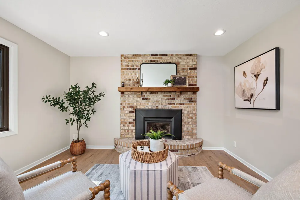 12070 Meadowlark Court Maple Grove, MN 55369