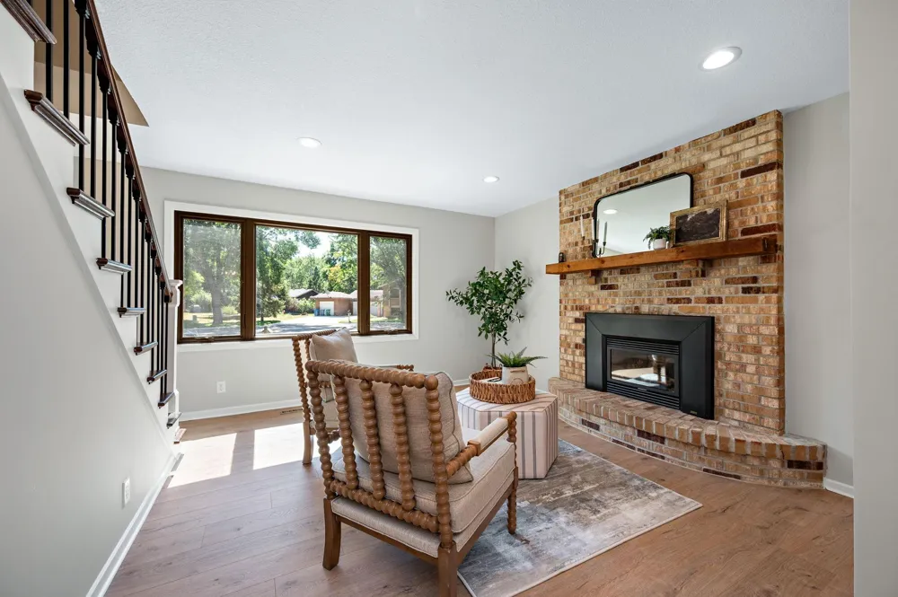 12070 Meadowlark Court Maple Grove, MN 55369