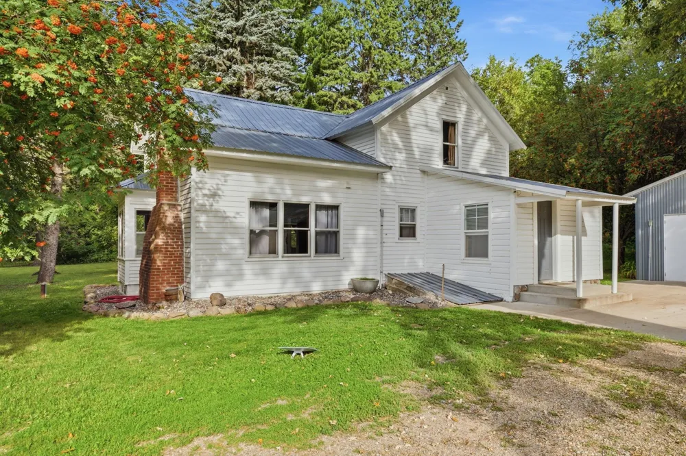 2615 155th Avenue Clear Lake, MN 55319