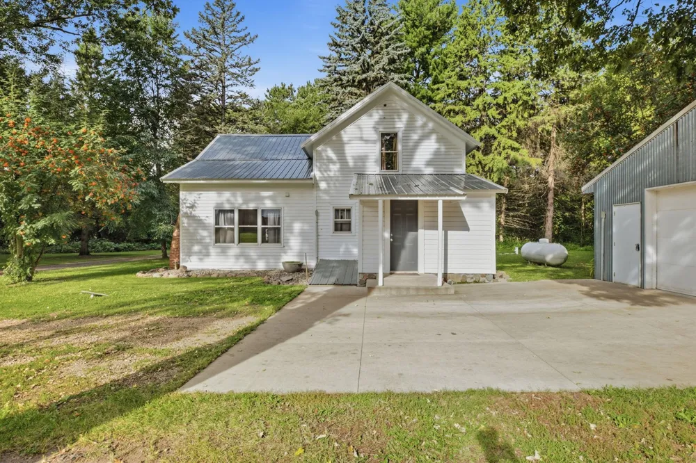 2615 155th Avenue Clear Lake, MN 55319