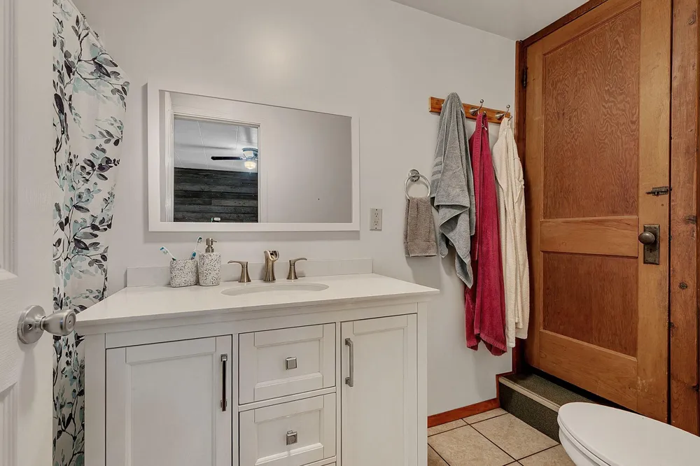 2615 155th Avenue Clear Lake, MN 55319