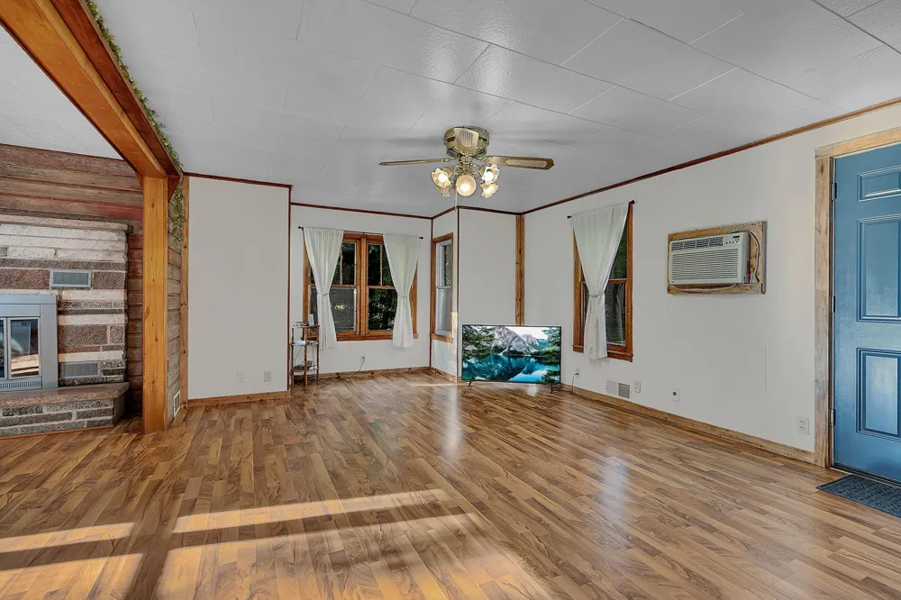 2615 155th Avenue Clear Lake, MN 55319