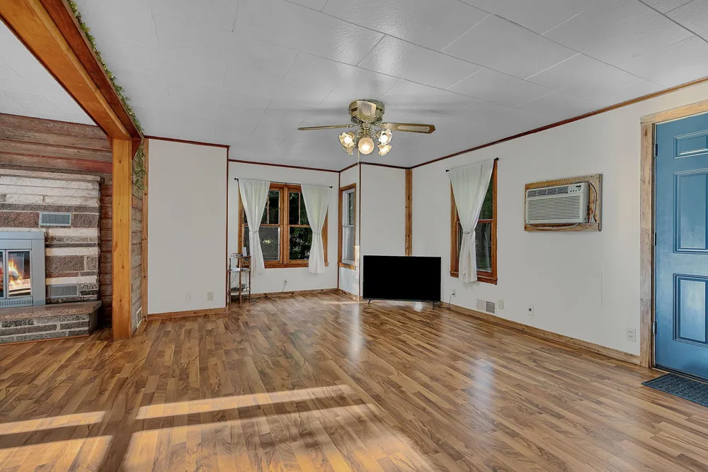 2615 155th Avenue Clear Lake, MN 55319