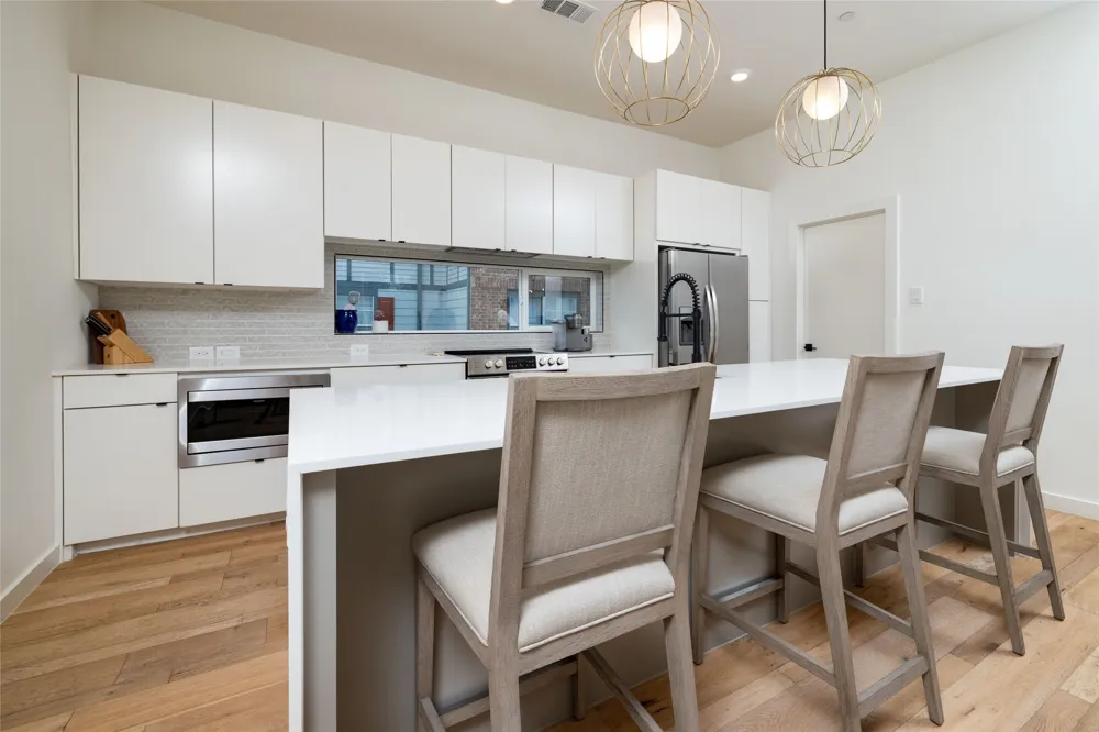 2118 Carroll Avenue #101 Dallas, TX 75204