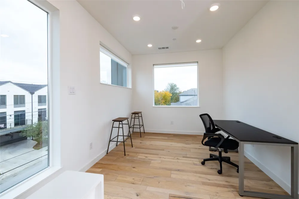 2118 Carroll Avenue #101 Dallas, TX 75204
