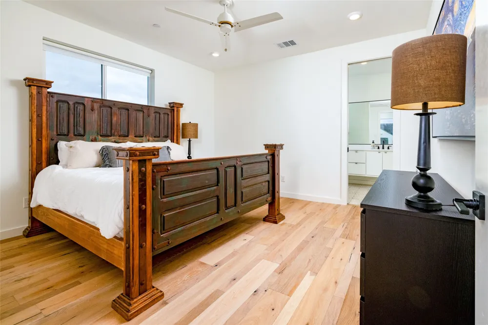 2118 Carroll Avenue #101 Dallas, TX 75204