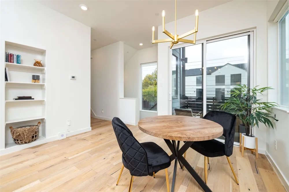 2118 Carroll Avenue #101 Dallas, TX 75204