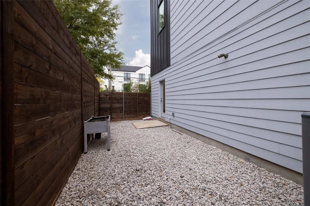 2118 Carroll Avenue #101 Dallas, TX 75204