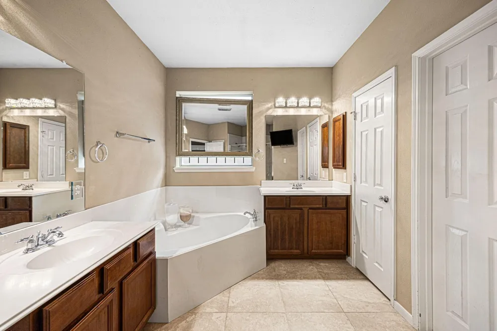 25993 Royal Emerald Ln Kingwood, TX 77339