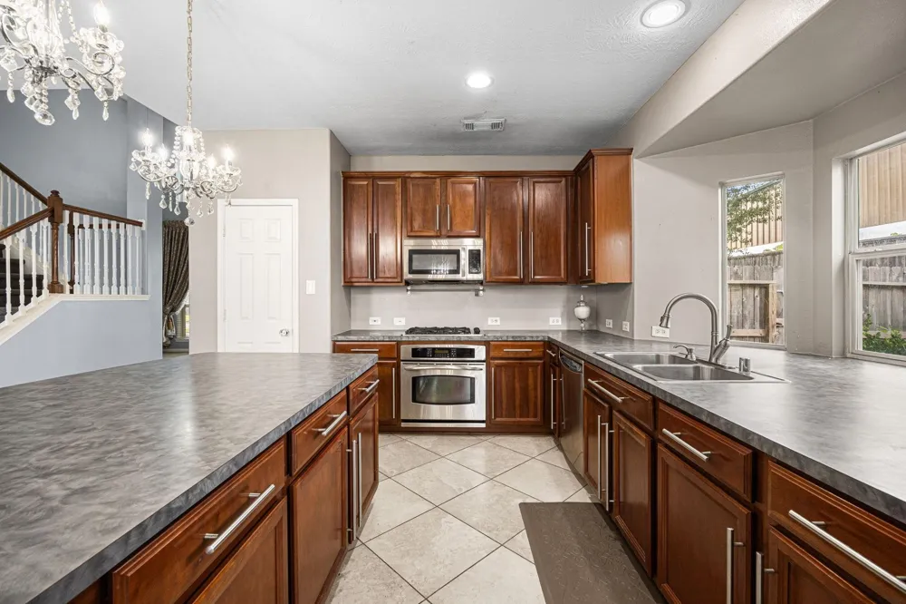 25993 Royal Emerald Ln Kingwood, TX 77339