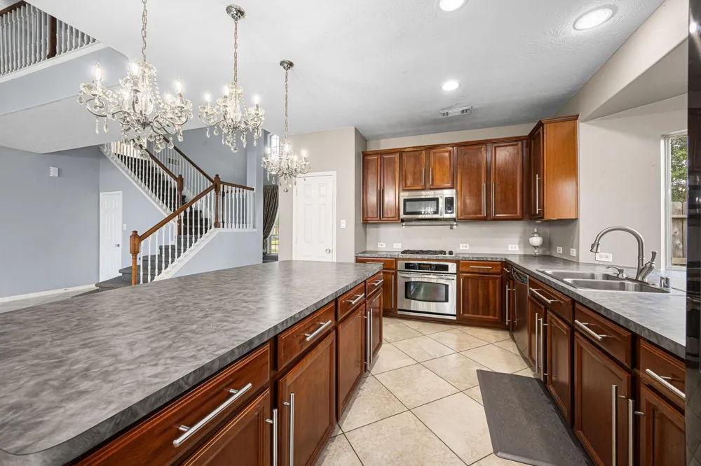 25993 Royal Emerald Ln Kingwood, TX 77339
