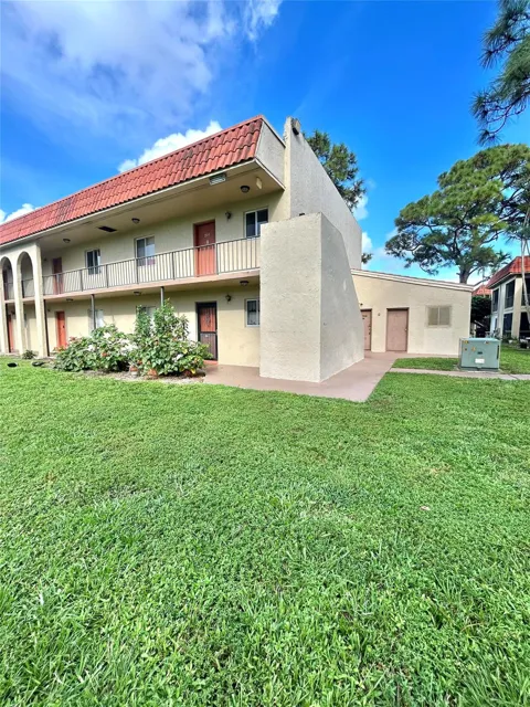 6100 Forest Hill Boulevard #101