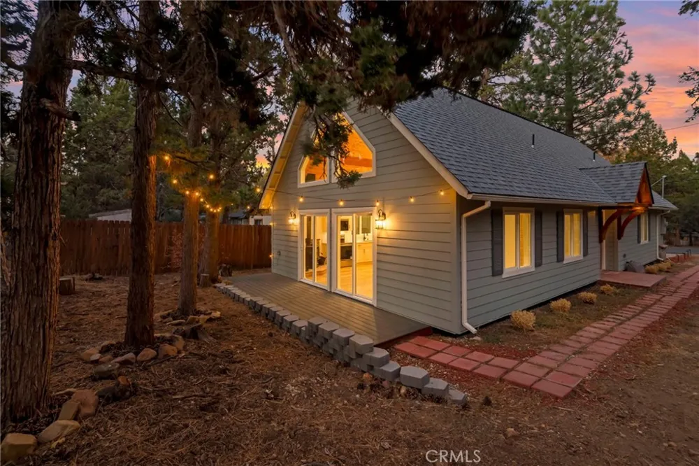 630 Victoria Sugarloaf, CA 92386