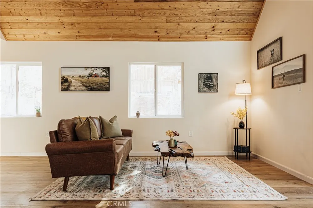 630 Victoria Sugarloaf, CA 92386