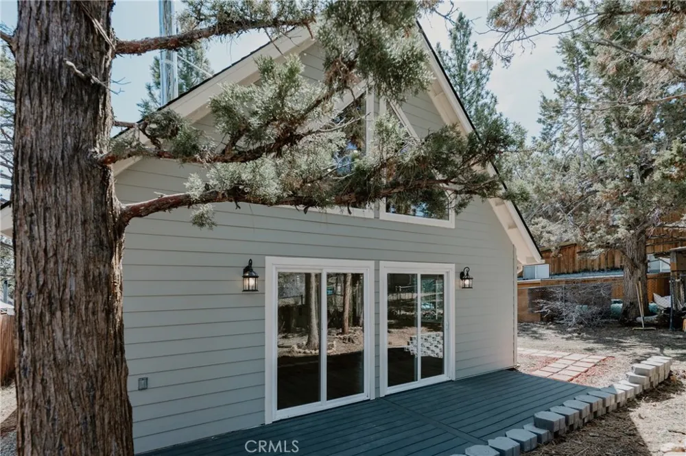 630 Victoria Sugarloaf, CA 92386