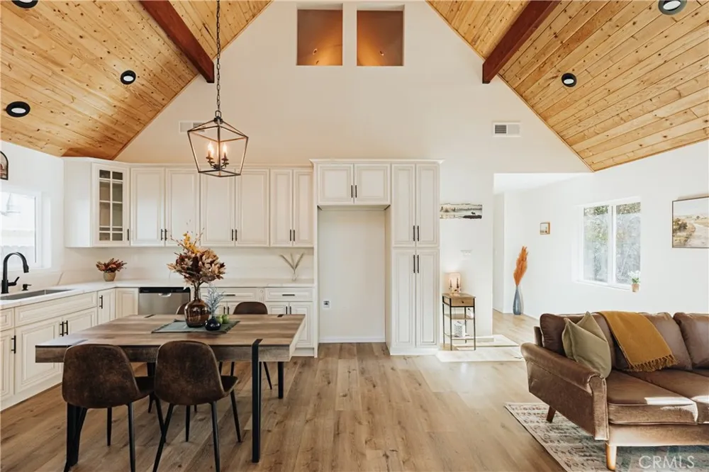 630 Victoria Sugarloaf, CA 92386