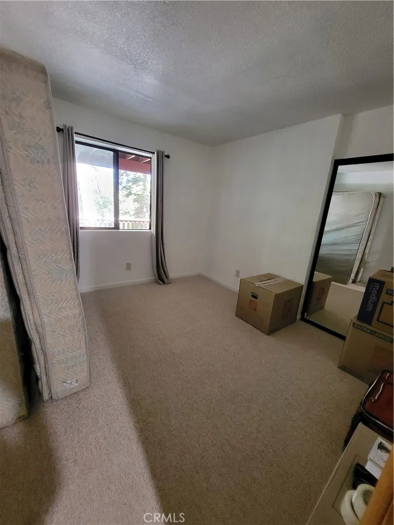 24812 Lake Gregory Crestline, CA 92325