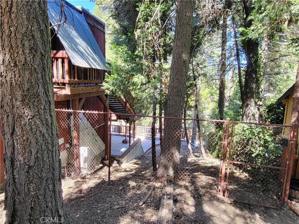 24812 Lake Gregory Crestline, CA 92325