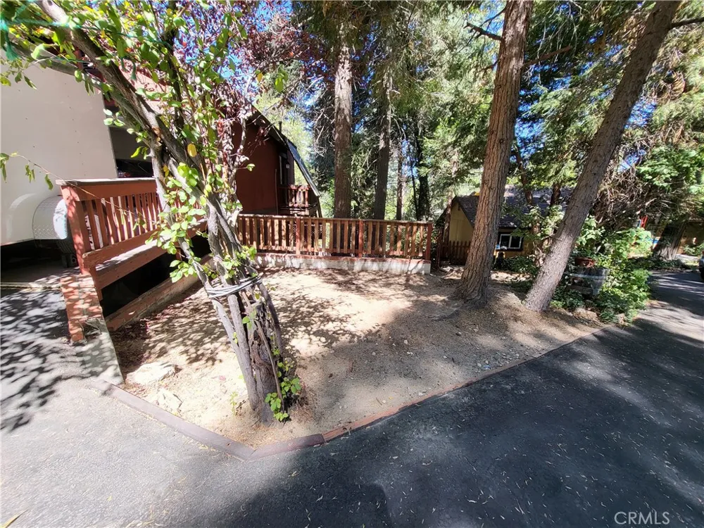 24812 Lake Gregory Crestline, CA 92325