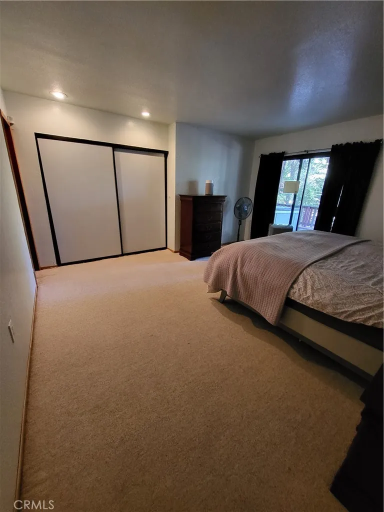24812 Lake Gregory Crestline, CA 92325