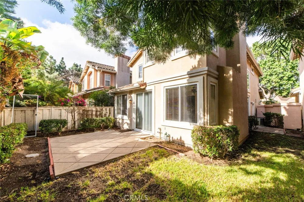 12 Santa Monica Irvine, CA 92606