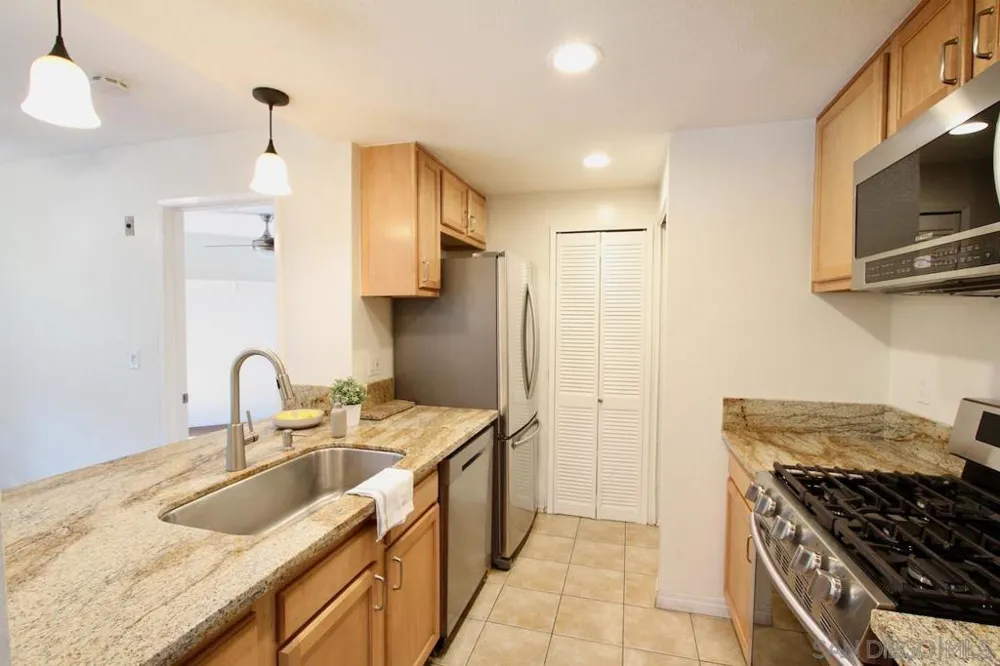 3021 Golden Oak Way Spring Valley, CA 91978