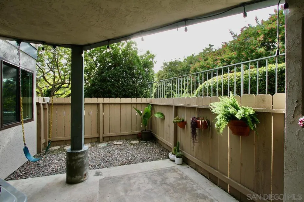 3021 Golden Oak Way Spring Valley, CA 91978