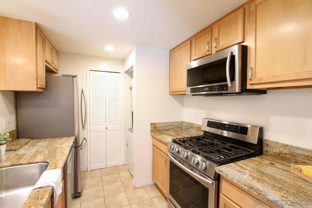 3021 Golden Oak Way Spring Valley, CA 91978