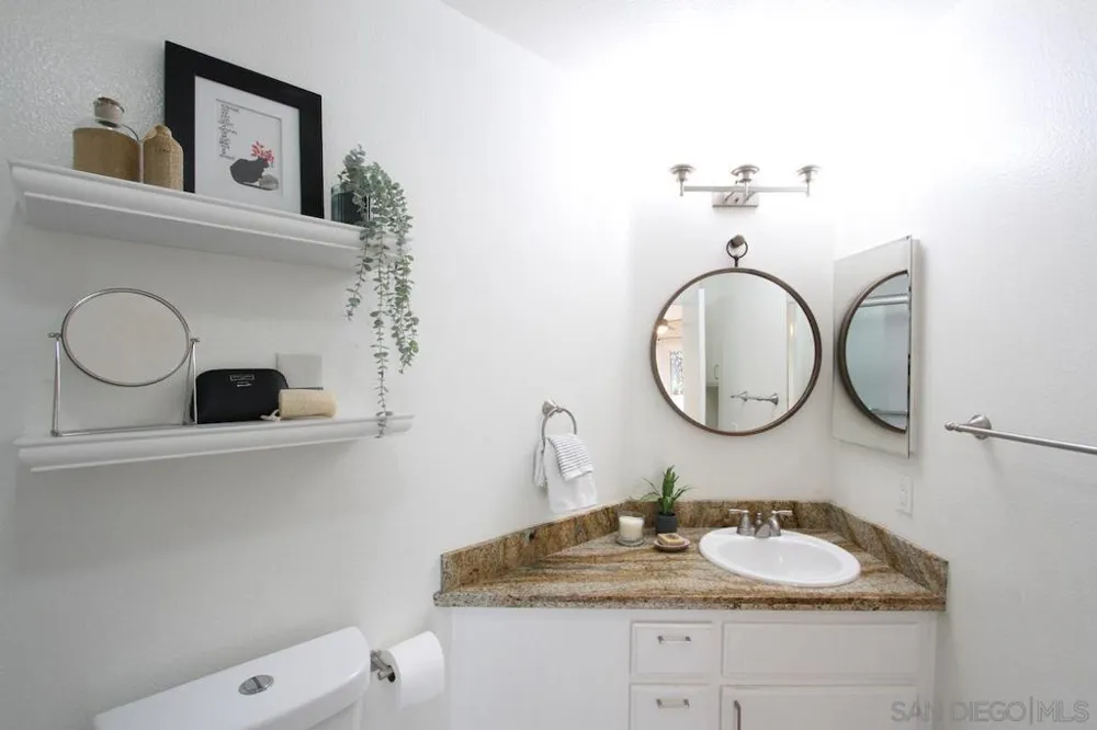 3021 Golden Oak Way Spring Valley, CA 91978