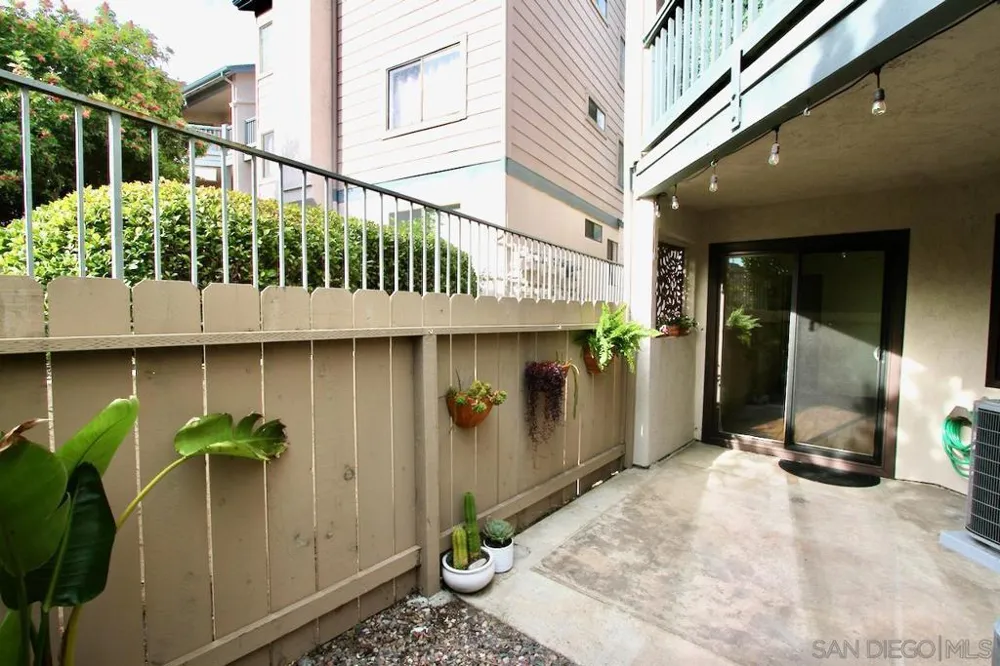3021 Golden Oak Way Spring Valley, CA 91978