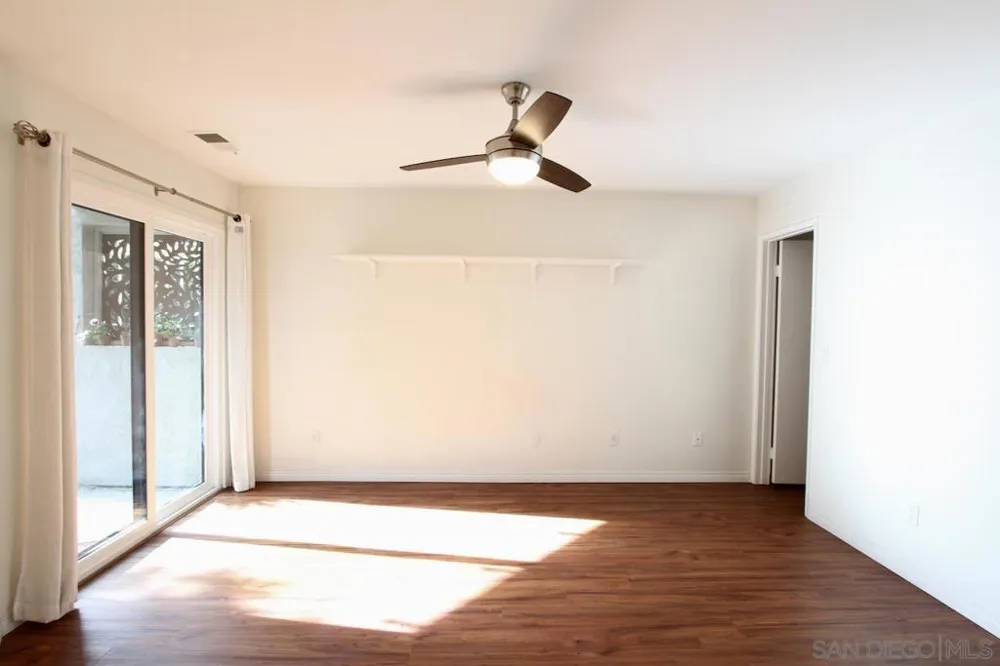 3021 Golden Oak Way Spring Valley, CA 91978
