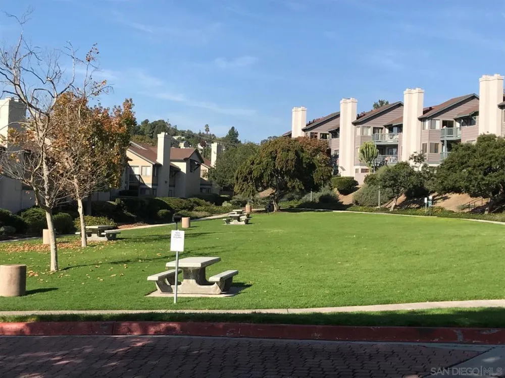 3021 Golden Oak Way Spring Valley, CA 91978