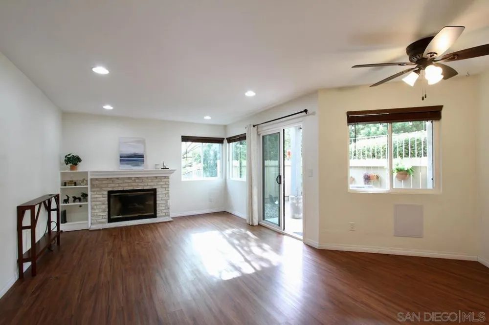 3021 Golden Oak Way Spring Valley, CA 91978