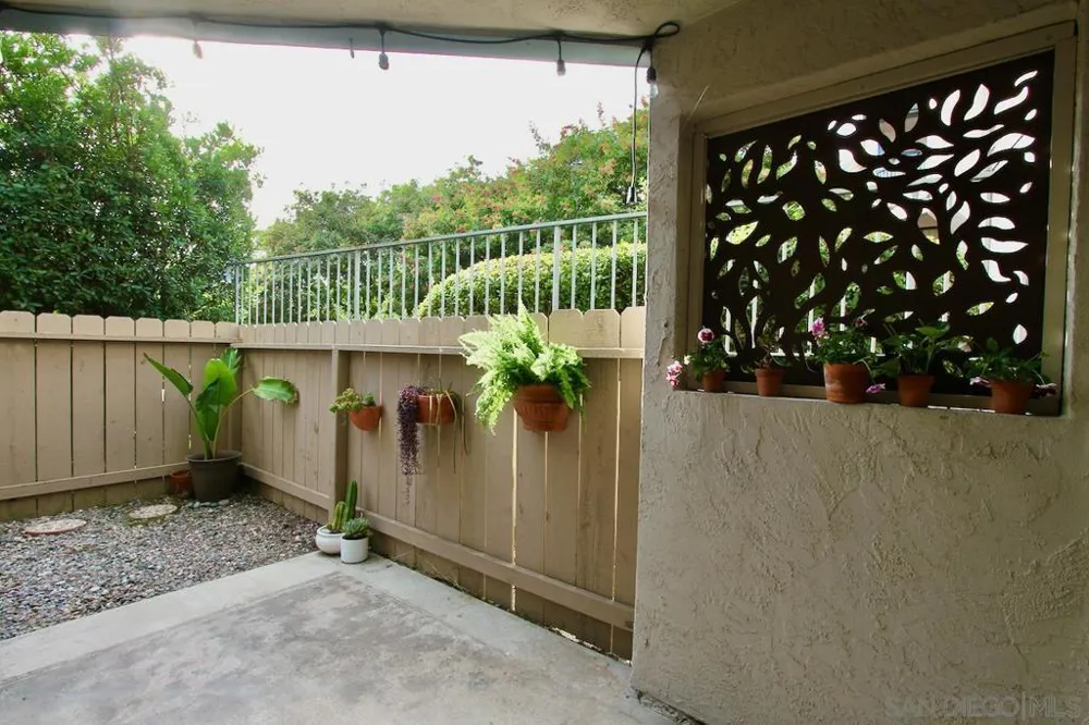 3021 Golden Oak Way Spring Valley, CA 91978