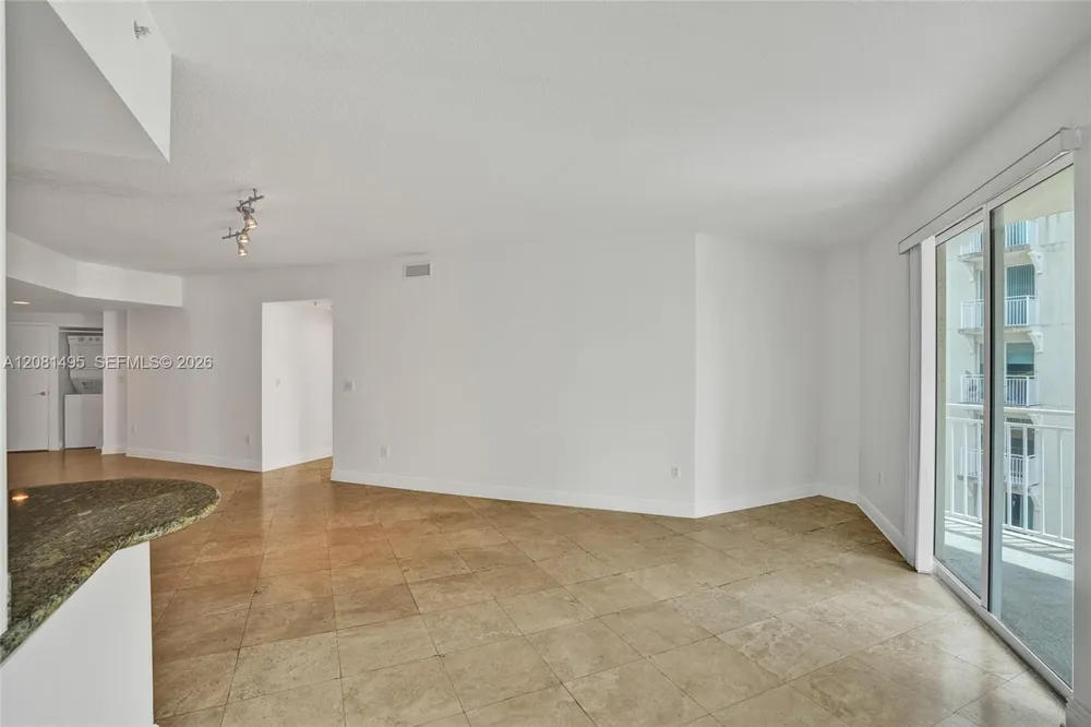7275 SW 90th St #C410 Miami, FL 33156