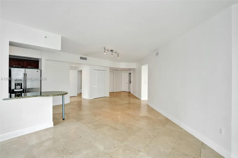 7275 SW 90th St #C410 Miami, FL 33156