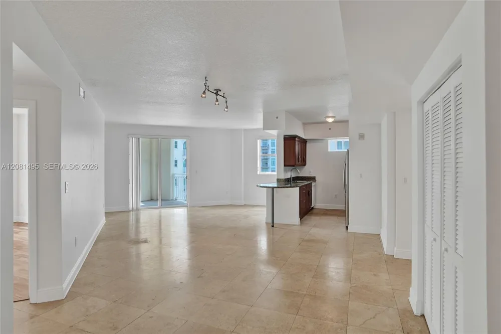 7275 SW 90th St #C410 Miami, FL 33156