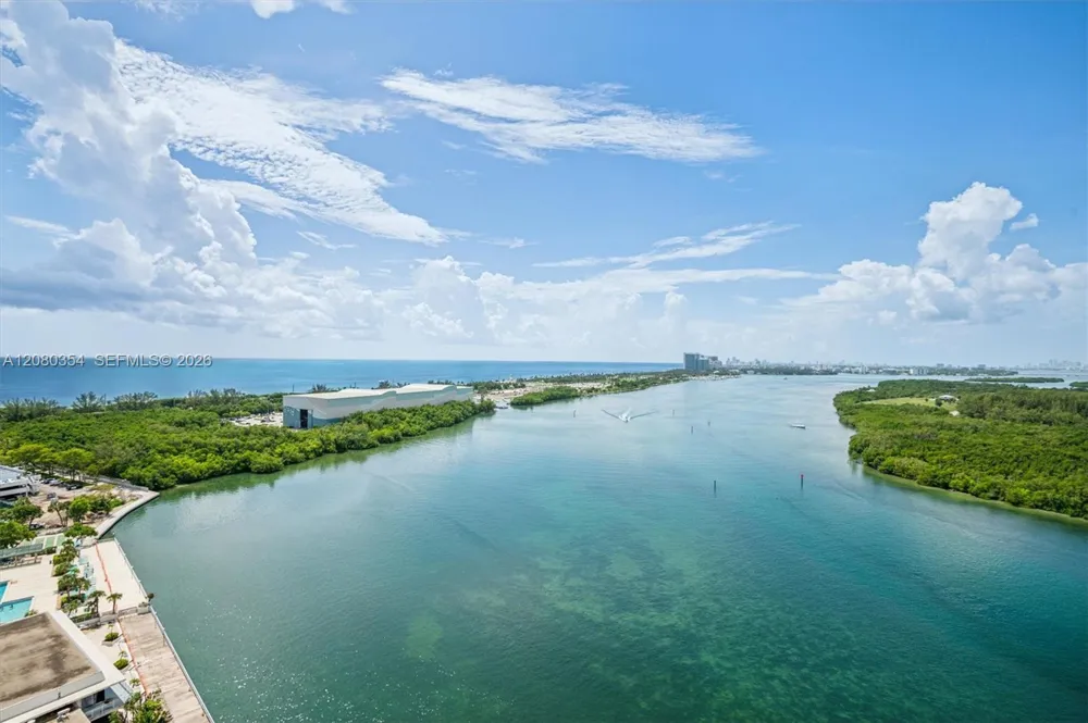 500 Bayview Dr #2122 Sunny Isles Beach, FL 33160