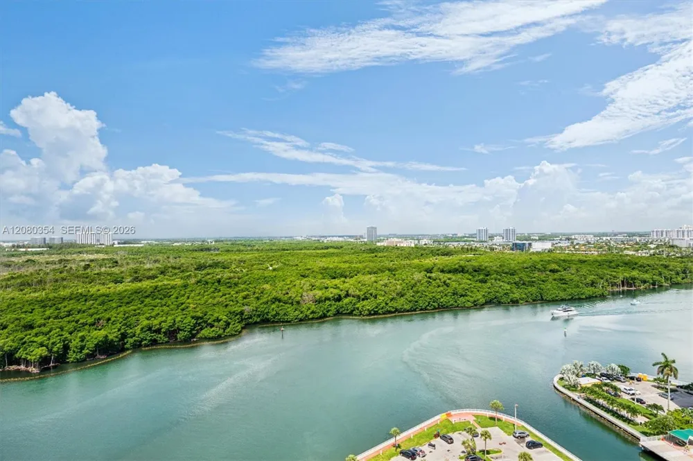 500 Bayview Dr #2122 Sunny Isles Beach, FL 33160